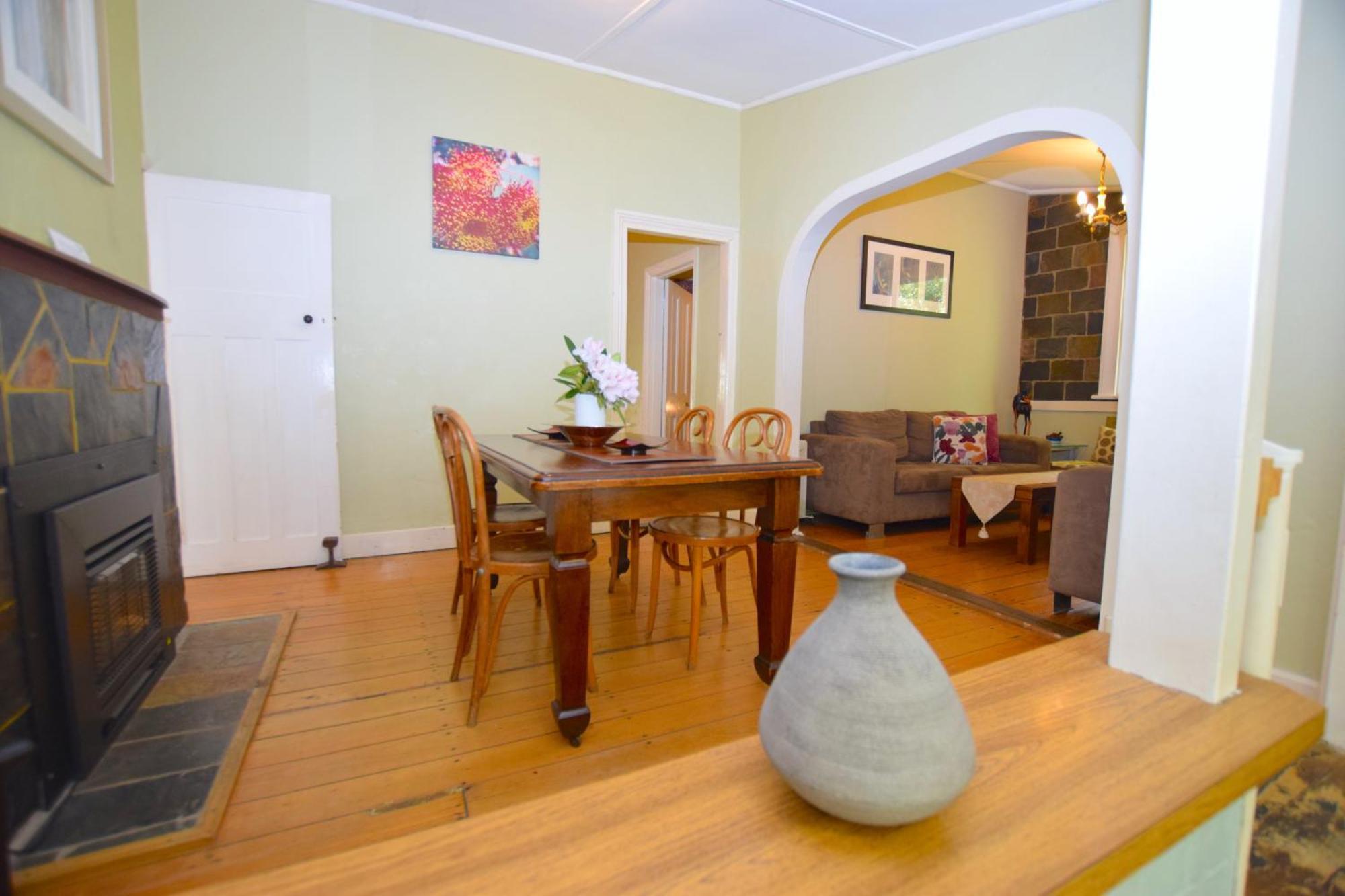 Waragil - Original Settler's Holiday home *